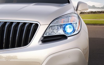 2016 Buick Encore blue-accented projector beam headlamp