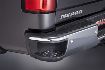 2016 GMC Sierra SLT Corner Step Detail