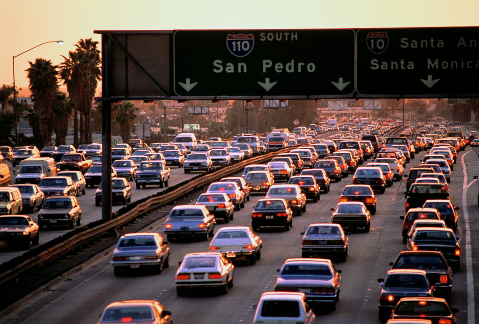 Where traffic. Лос Анджелес трафик. Трафик из машин в Испании. 70s Traffic. Такси бетон.